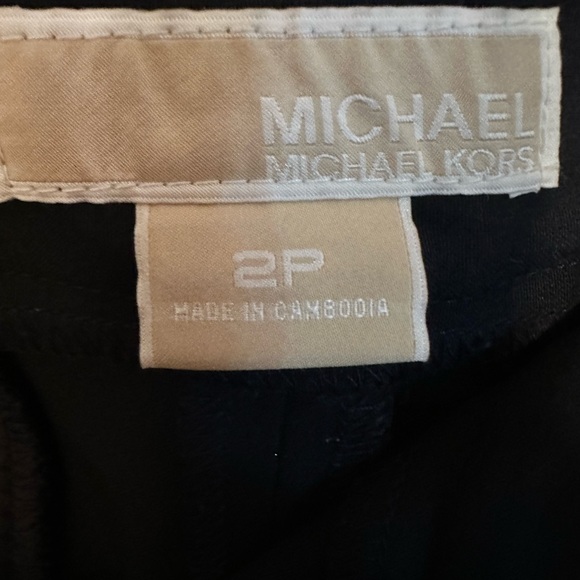 MICHAEL ⭐️ Michael Kors Dark Navy Blue dress pants, Silver Buttons. Size 2P. - Picture 3 of 6